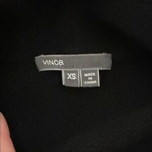 Vince 100% Cashmere Women's Black Sweater